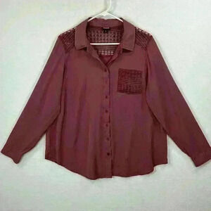 Torrid Lizzie Shirt Women’s Size 0 (L/12) Burgundy Button-Up Crochet
